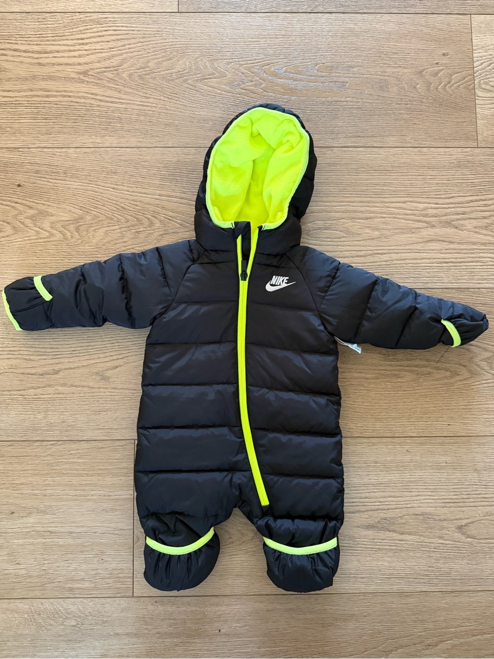 Nike Baby 3M Black Hooded Bunting Snowsuit Neon Fleece Lined Footed NWOT